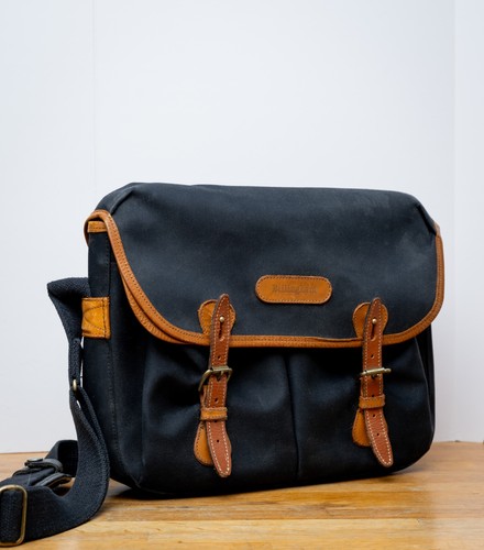 Borsa video billingham hadley - borsa,